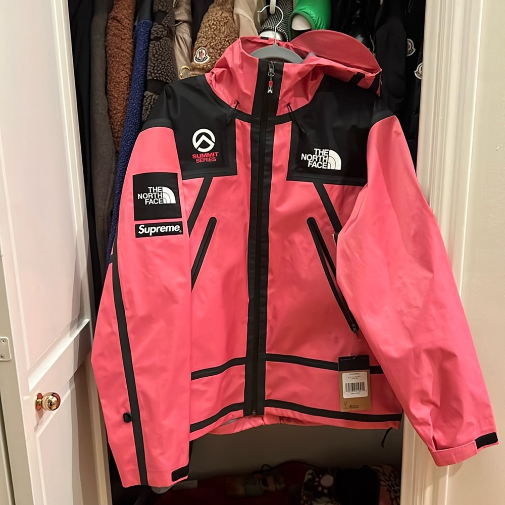 SUPREME north face collab pink raincoat